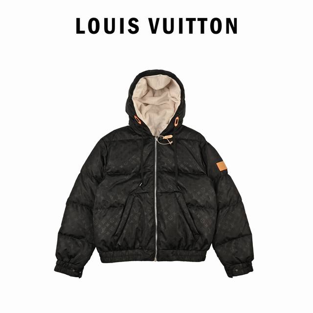 Louis Vuitton路易威登ski滑雪系列 Fw24印花连帽带抽绳羽绒服 24年官网新款，羽绒服填充物传统国标白鹅绒，拥有更高效的保暖效果，低调奢华的暗纹