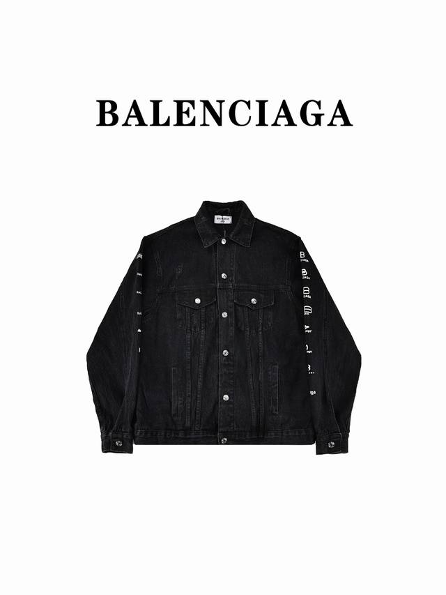 巴黎世家balenciaga后背满logo印字母牛仔夹克外套 独家原版定制logo五金钮扣，做工细节都与原版精确到位。黑色牛仔外套常备基础 第一眼就爱上！采用水