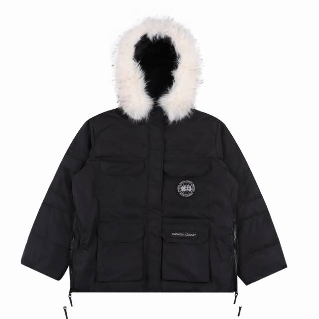 Canada Goose 大鹅 24Fw 四口袋黑标毛领连帽羽绒服 满满的高级观感 简单而不简约 无论是面料材质上还是整体轮廓 都兼备时尚造型感和良好的御寒功效