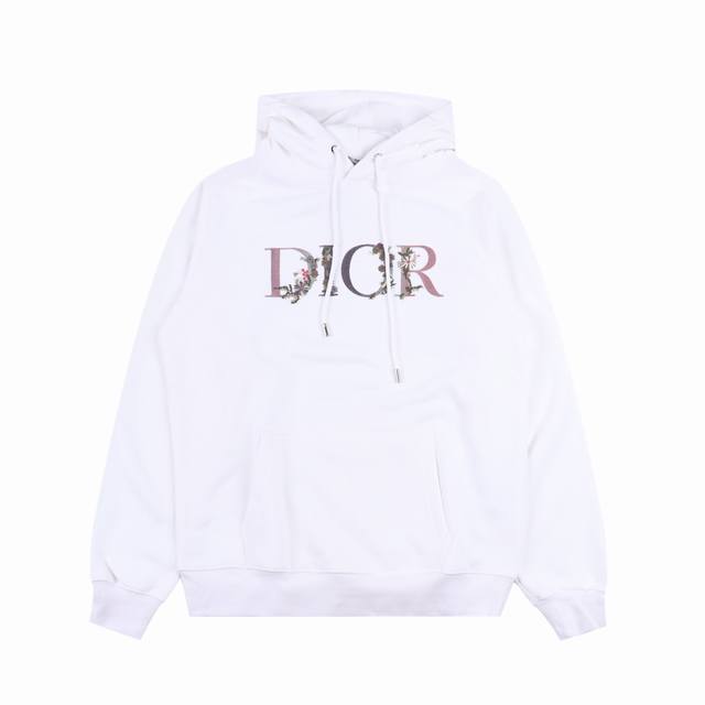 Dior 迪奥 22Fw 渐变花卉字母刺绣连帽卫衣 前幅图案采用进口绣线，由十万针刺绣工艺做出di**图案打底，在绣花基础上结合分散染料做出原版渐变效果，用含有