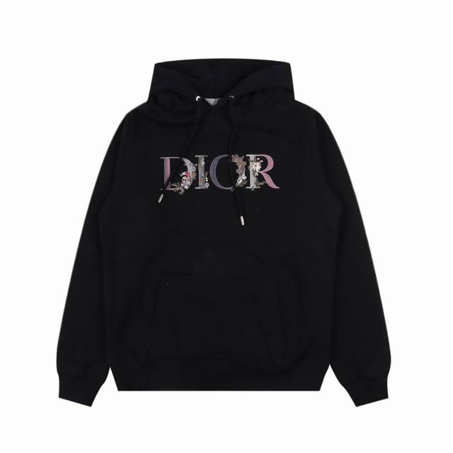 Dior 迪奥 22Fw 渐变花卉字母刺绣连帽卫衣 前幅图案采用进口绣线，由十万针刺绣工艺做出di**图案打底，在绣花基础上结合分散染料做出原版渐变效果，用含有