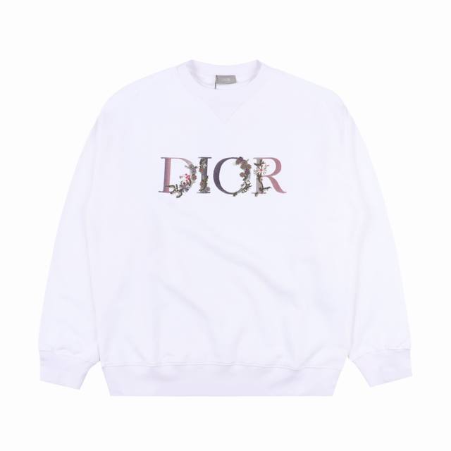 Dior 迪奥cd 渐变花卉字母刺绣圆领卫衣 定织定染面料，定制领口三角螺纹+两侧螺纹，胸口绣花采用进口田岛刺绣，字母图案打底+渐变染色工艺后局部花卉刺绣， 三