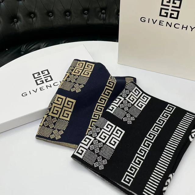 Givenchy 纪梵希 全套包装发票原单品质 御用殿堂级极品驴！秋冬专柜在售 顶级羊绒针织长巾.配以精美简约图案组合成经典lv图案 美丽至极 真的 上身极为衬