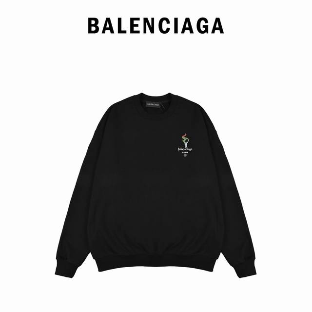 Balenciaga巴黎世家火炬火焰新款联名印花圆领卫衣 高级灰男女同款情侣款，这款卫衣看似简单，但是版型真的是十分的出众！无论帅哥还是美女都可以轻松驾驭，多重