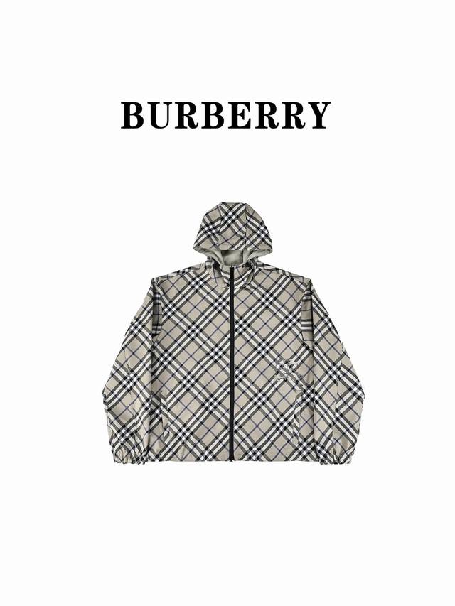 官网1:1原单品质 Burberry 巴宝莉 24Ss新款格纹战马双面穿外套 轻便的连帽外套，选用由梭织尼龙面料制成，设计有可调式抽绳连帽以及双拉链设计！下摆采