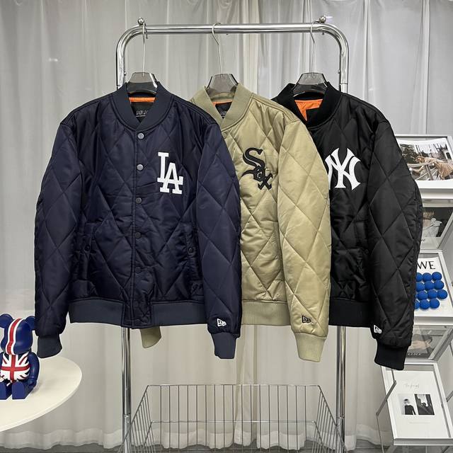 新款上新 Mlb Ny La洋基队贴布刺绣大logo棒球服夹棉衣外套，衍缝菱形手塞棉小棉衣，南方过冬。这款是男女百搭了，T恤 卫衣 衬衫都好做内搭，宽松经典款式