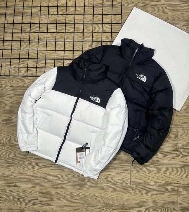 Thenorthface北面1996Nuptse 1996 经典款 美版 羽绒服 顶级原版标配nfc芯片防伪识别！原版盛泽原厂高密度户外轻度防水材料，双层内胆锁