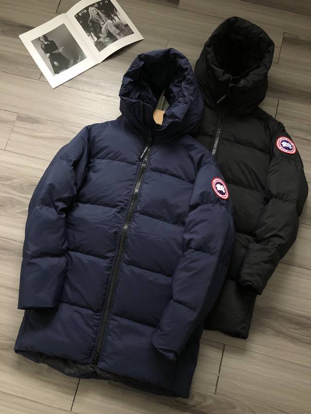 Canada Goose Lawrence Puffer 系列 Everett 加拿大鹅 手臂红标徽标刺绣男女款中长款连帽羽绒服 颜色：藏青 黑色. 材质：En