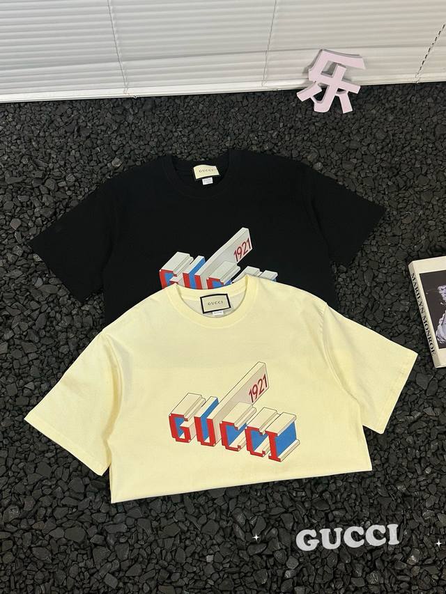 古驰 Gucci 24Ss夏款新款3D字母印花1921短袖t恤情侣款 - 热度款tee！潮男潮女必备单品！可随意穿搭！对色对位直喷工艺！图案呈现出来立体感效果非