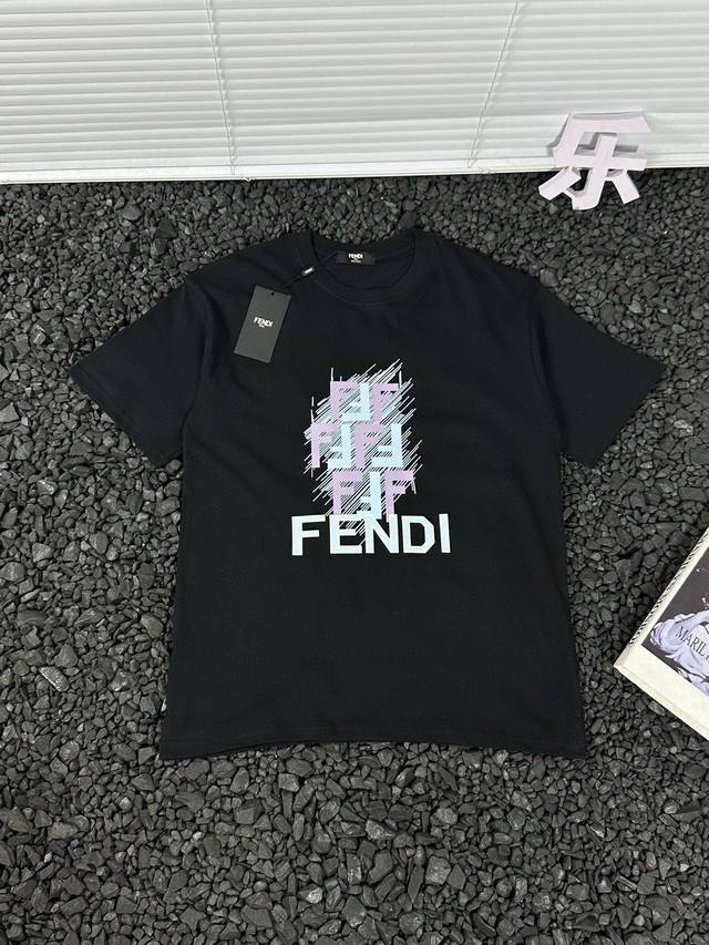 芬迪 Fendi 24Ss夏季新款彩色双f字母印花短袖t恤 - 热度款tee！潮男潮女必备单品！可随意穿搭！对色对位直喷工艺！图案呈现出来立体感效果非常棒！区别