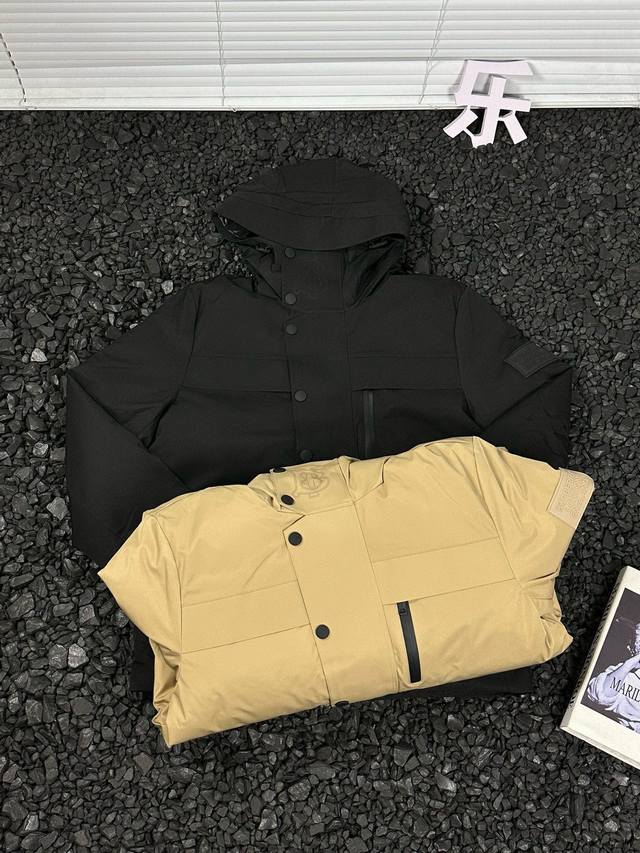 巴宝莉 Burberry 24秋冬新款工装大口袋派克连帽羽绒服男女款 - 重中之重！抗寒级别达到十级的大口袋短款羽绒服 咱家这款代工厂出得货，品质无疑！懂货的亲