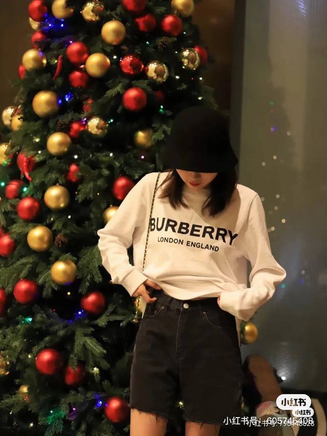 特价 白色全码黑色下架 Burberry巴宝莉经典字母印花毛圈卫衣 Bbr常青款圆领卫衣，简约即是经典，胸前b家经典字母大logo热度不减，永不过时，惊艳且深入