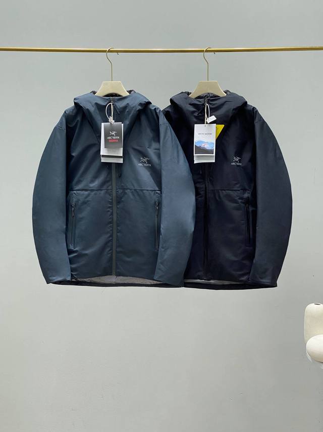 始祖鸟 Arc'Teryx*24年冬季户外运动休闲舒适防风防水连帽羽绒服！商务休闲男士羽绒服！！ 城市商务系列总是给人莫名的高级感！ 作为高端的系列,简约出色的