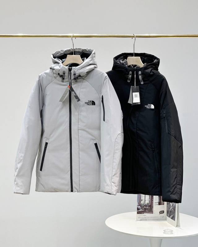 The North Face 北面户外防风防水休闲运动男士连帽羽绒服 北面防风防水的羽绒服，北面工厂的尾货，品质优等不容错过！底绒丰厚、细柔灵活耐磨，光泽非常好