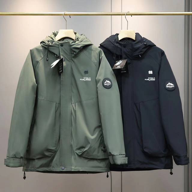 Kolon Sport 可隆男士冬季羽绒服冲锋衣三合一两件套羽绒服 三防科技工艺，防风防水防污渍 这款羽绒服设计简洁而极致通用，可提供高山环境所需的所有性能。