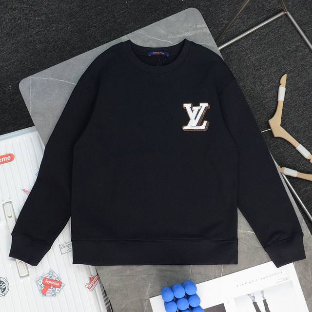 上新 顶级复刻 高端定制 - Louis Vuitton Lv路易威登 新款老花皮标刺绣logo休闲圆领卫衣 - 款号：24019 - 颜色：黑色 白色 - 购