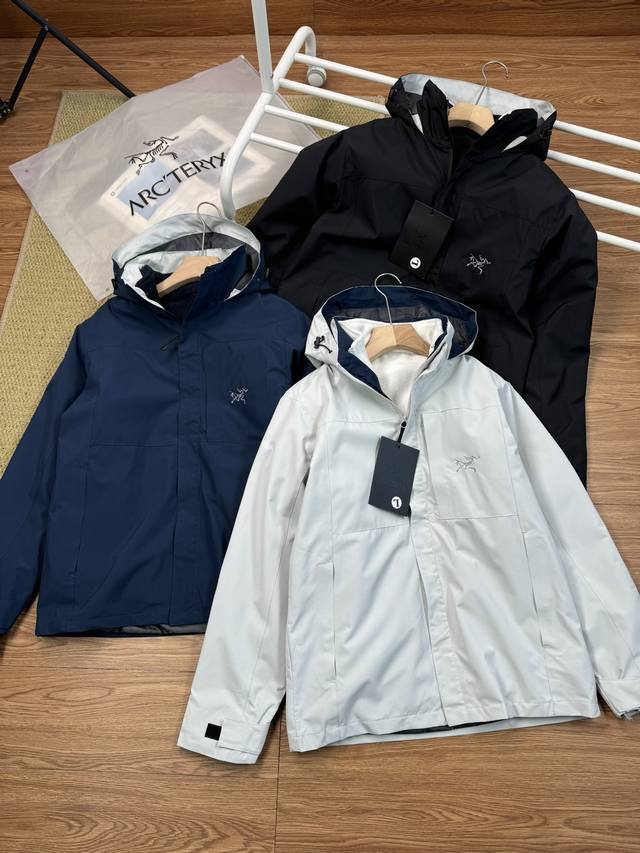 Arcteryx始祖鸟 Ralle Jacket Gore-Tex 纯色双刺绣logo标识防风防水三合一加厚加绒夹克外套 让你真正意义上实现一件衣服三种穿法，加