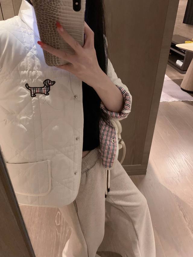 Thom Browne Tb格子小狗加厚绗棉外套 款号：24672711917 颜色：黑色 白色 尺码：Sml S码80-95斤 M码95- 斤 L码 -125