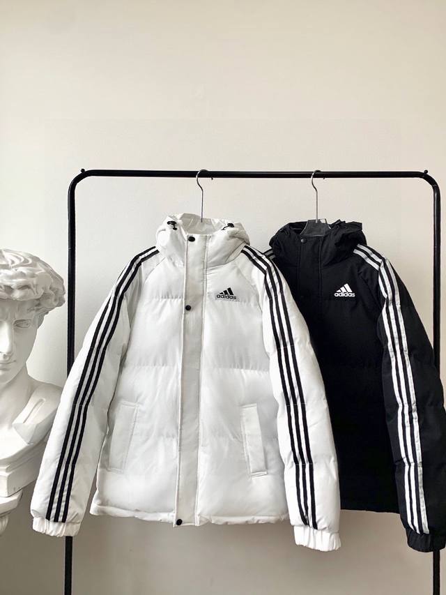 Ad连帽三杠羽绒短款棉服 冷冬超显白棉服外套#Adidas阿迪达斯三叶草专柜宽经典三杠连帽加厚羽绒短款棉服 男女闺蜜情侣款爆款上新 专柜同款聚酯纤维高密生物面料