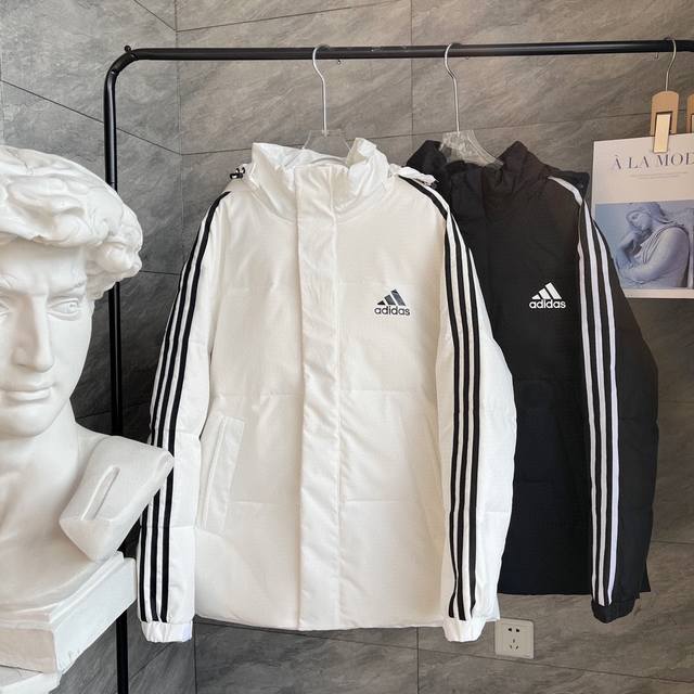 Adidas阿迪达斯专柜同款经典三杠羽绒服大货温暖三新 羽绒服 1350G优质90白鸭绒内里填充 绒软蓬松又保暖 质感绝佳！ 2双层防绒胆布 值得入手品质保证