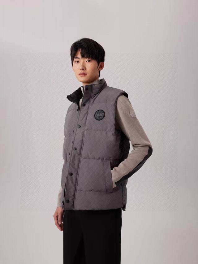 上新 醉新款经典海岸灰黑标大鹅背心马甲羽绒服 2024年秋冬canada Goose 加拿大鹅牌羽绒马甲！情侣同款、 潮人必备，情侣款，百搭款！ 尺码：S-2X