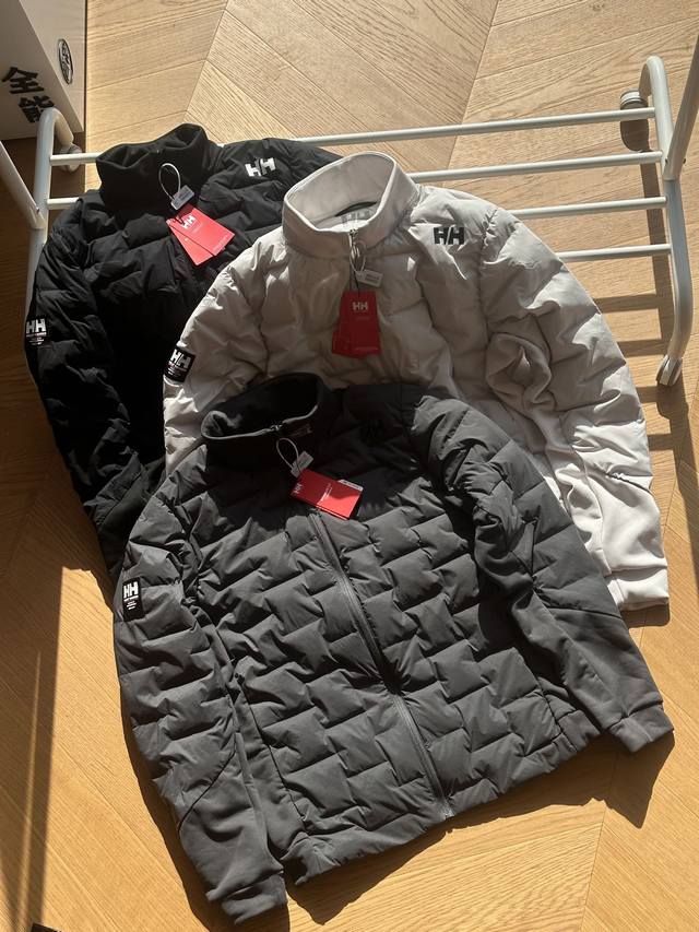 供 Helly Hansen Hh海丽汉森 棋盘格 轻薄户外立领棉服男女同款 黑色 深灰 米白 M~Xxl 原版聚酯纤维面料，棋盘格填充primaloft高效保