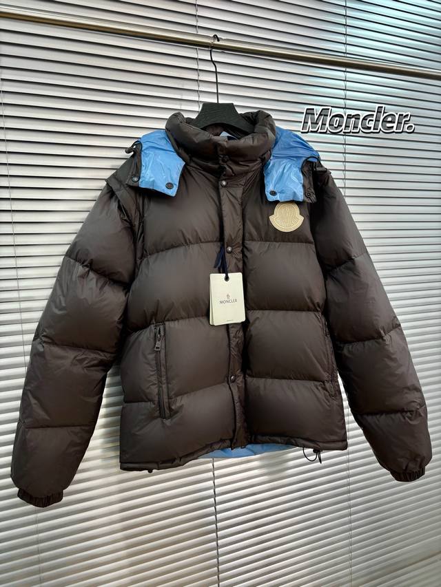 Moncler盟可睐 Fw24 Cyclone Logo徽标二合一可拆卸衣袖简约廓形连帽短款羽绒服 蒙口二合一羽绒服 0 立领连帽可拆袖设计，一衣可以穿出多种风