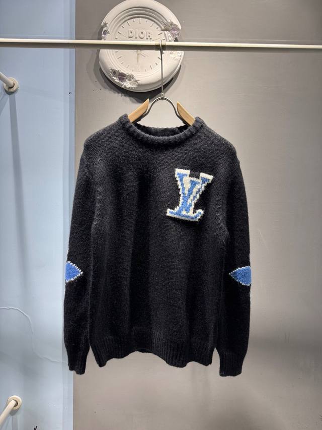 上新 顶级品质 Louis Vuitton 路易威登，2024秋冬季新品 Lv Monogram嵌花羊毛套头衫圆领毛衣针织衫男女同款 ！ 本款套头衫采用羊毛混纺