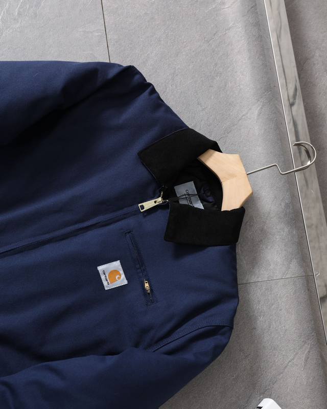 上新供 ！ 卡哈特八色棉服 冬新品棉服。卡哈特carharttwip经典款 Detroitjacket 底特律夹克外套双手奉上 各风格玩家都有上身，没有明显的风