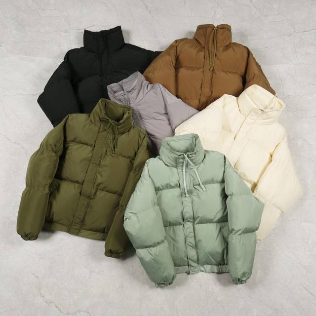 上新 “完美复刻 Fear Of God Essentials复线ins爆款加厚棉服6色齐发” 顶级过验版本 Oversize版型男女同款 ！熟悉我们的客户都知