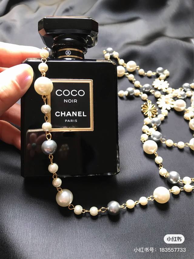 送礼必备 配手提袋 越南版本香奈儿黑coco100Ml 越南进口 海关扣押 配手提袋高端商品 塑封拆毁概不退换 敬请谅解！！ 香奈儿coco小姐黑瓶香水，人间富