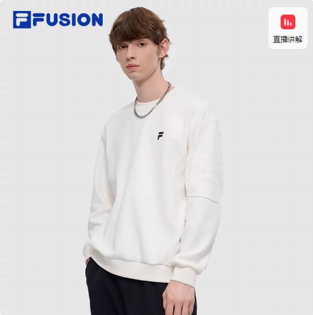 Fila Fusion斐乐潮牌男子套头圆领加绒卫衣2024冬季新款休闲针织上衣！ 本季filafusion主要以时尚运动文化、跨界联名为主，结合当下广受欢迎的滑