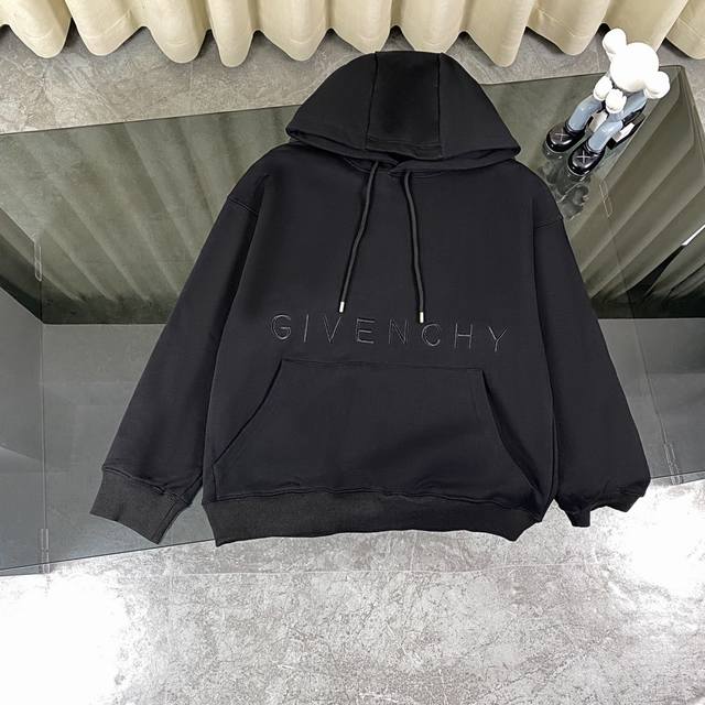 特价 Givenchy 纪梵希2024秋季新款经典款前后刺绣连帽卫衣 前后幅刺绣大字母logo标语 原版面料 官方同款 精致升级 同缸染面料 手感非常舒服 超级