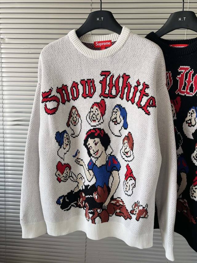 上新 Supreme 24Fw Snow White Sweater 迪士尼联名 白雪公主圆领毛衣 男女针织衫 秋冬的松弛感是毛衣给哒~ Supreme Sno