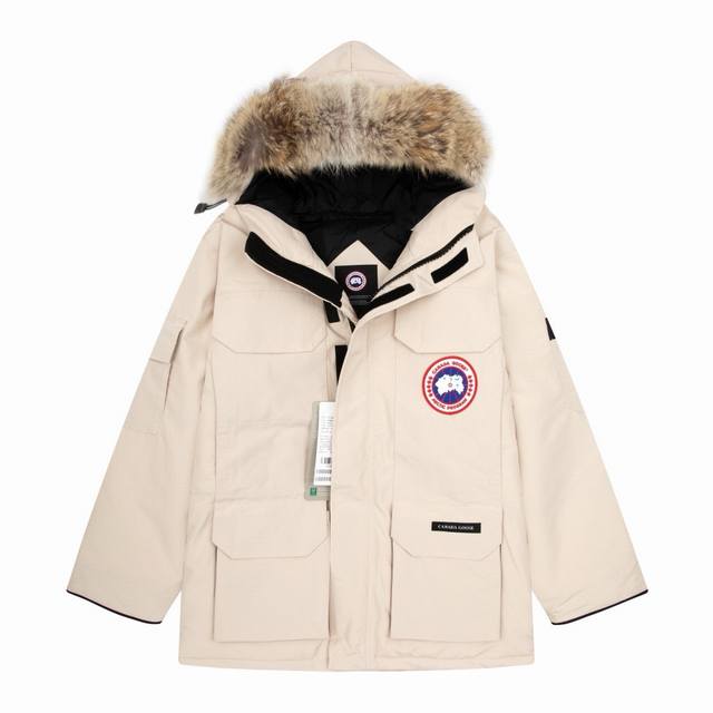 Canada Goose 加拿大鹅 08款 Expedition 派克大衣 Expedition最初是为南极洲麦克默多科考站的科学家而设计的一款派克大衣。无论您