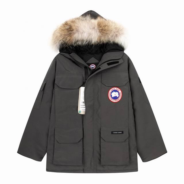 Canada Goose 加拿大鹅 08款 Expedition 派克大衣 Expedition最初是为南极洲麦克默多科考站的科学家而设计的一款派克大衣。无论您