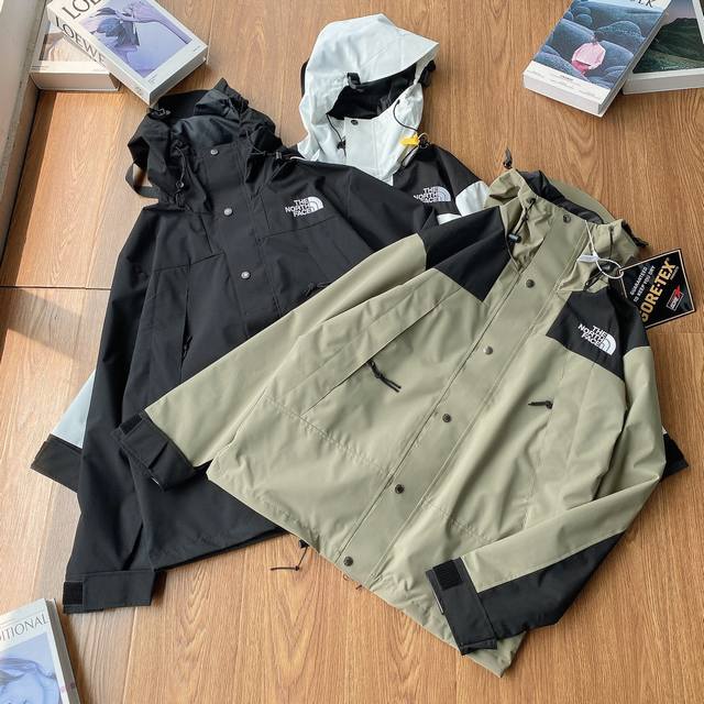 The North Face 北面冲锋衣1990美版男女款防水防风户外登山服情侣新款外套 市场最高版本 专柜品质1：1定制 品质绝佳 支持随意对比 经典tnf刺