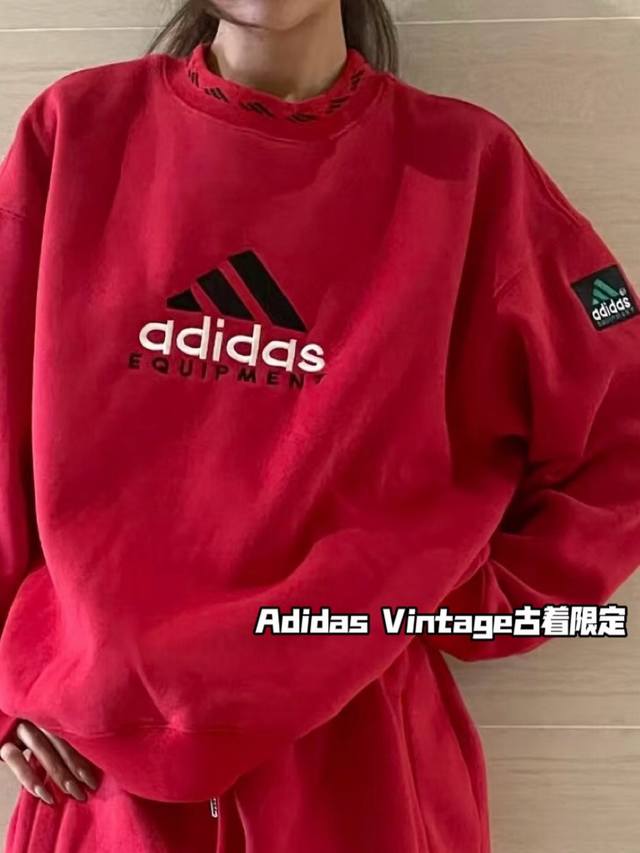 Adidas Vintage古着限定加绒刺绣logo螺纹圆领卫衣 过年限定战袍春节年味儿拉满！！ 红红火火的车厘红 真的超级显白 定制领口螺纹提花太太太高级啦