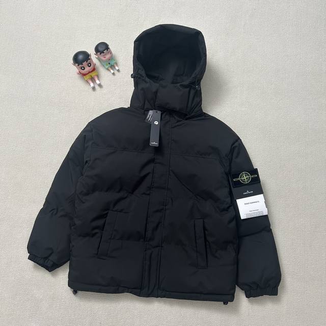 上新 上新 Stone Island 石头岛24Ss冬季新款可拆卸连帽加厚棉服外套，经典百搭永不过时系列，绝佳冬季出行穿搭必备百搭单品 面料采用高品质科技图层防