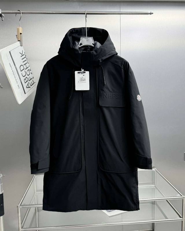 顶级版本 内胆90%白鸭绒填充 Moncler 蒙口万年经典户外中长款，内胆可脱卸！专柜在售、永不过时的经典款！双头大拉链设计非常高档，高密亮光防水面料，国标9