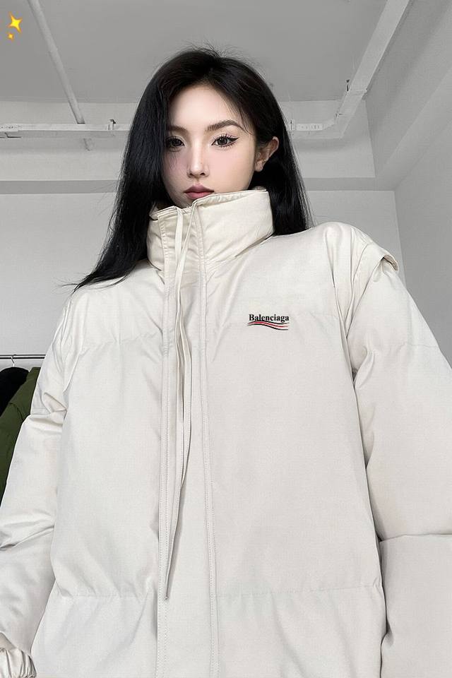 Balenciaga 巴黎世家 袖子可拆卸棉衣棉服2024年新出搭配. 袖口袋加厚保暖棉衣个性拼接设计质量感满满. 超人气单品 ｜男女同款 暖意满满 定格冬季