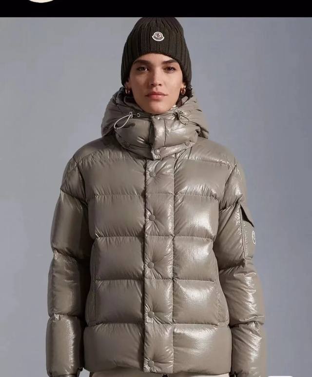 灰色模特 -顶级加厚款 Moncler* 蒙口 24新款 70周年双标 限定款羽绒服外套 男女同款 四色可选 新元素双年moncler蒙口黑标系列 法国m档案馆