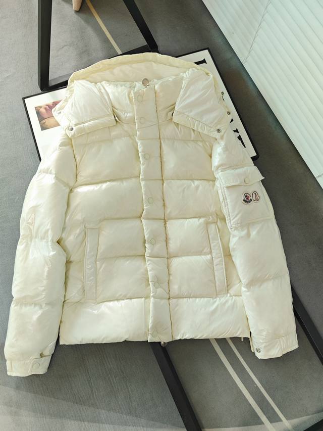 顶级加厚款 Moncler* 蒙口 24新款 70周年双标 限定款羽绒服外套 男女同款 四色可选 新元素双年moncler蒙口黑标系列 法国m档案馆典藏款 超高