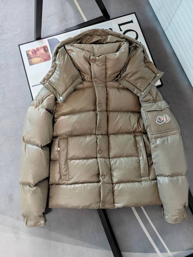 顶级加厚款 Moncler* 蒙口 24新款 70周年双标 限定款羽绒服外套 男女同款 四色可选 新元素双年moncler蒙口黑标系列 法国m档案馆典藏款 超高