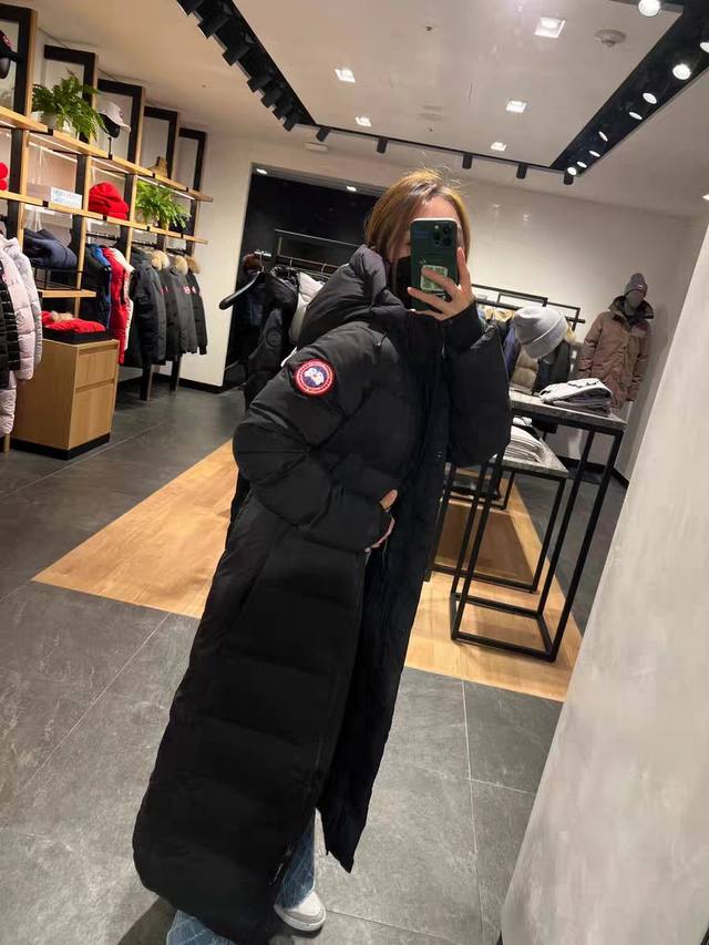 Canada Goose 加拿大鹅2024大秀同款新款情侣款长款羽绒服 这个款非常适合潮流运动达人防水压胶防水拉链最主要的是性jia比超高上身也是非常高端版型超