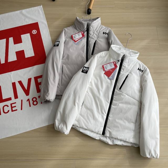 主图 官网同步helly Hansen Hh 海丽汉森女款冬季保暖小高领短羽绒服外套 货号:Hc3Wcdj92W 小高领短款羽绒服基础且具有设计感 右臂hh 1