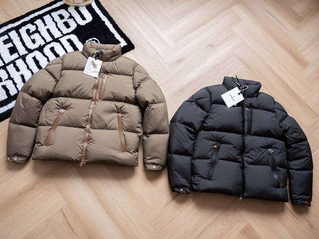 顶级国标90绒 Moncler Besbre 蒙口 24Fw立领隐藏连帽皮标羽绒服 - 颜色：黑色 棕色 - 尺码：1 2 3 4 5 尺码表 尺码