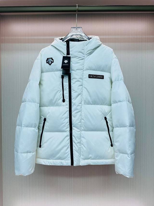 顶级品质 原版复刻 Descente 迪桑特 24Ss Ski Style运动休闲男女秋冬时尚连帽短款羽绒服外套 灵感源于街头百搭潮旅，态度极简，轮廓经典，色彩