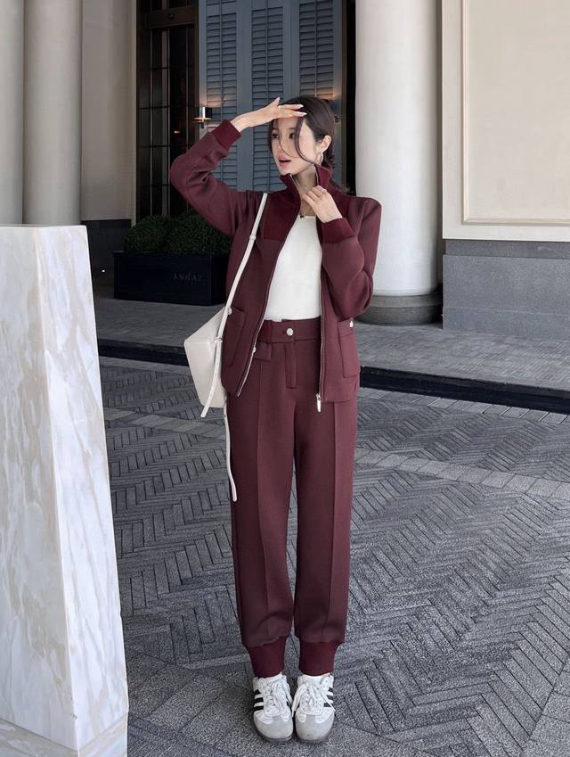 Chanel香奈儿小香定制双c纽扣定制拉链头立领棒球服松紧腰休闲裤套装 款号：24670712418 颜色：图片色 尺码：Sml S码80-95斤 M码95-1