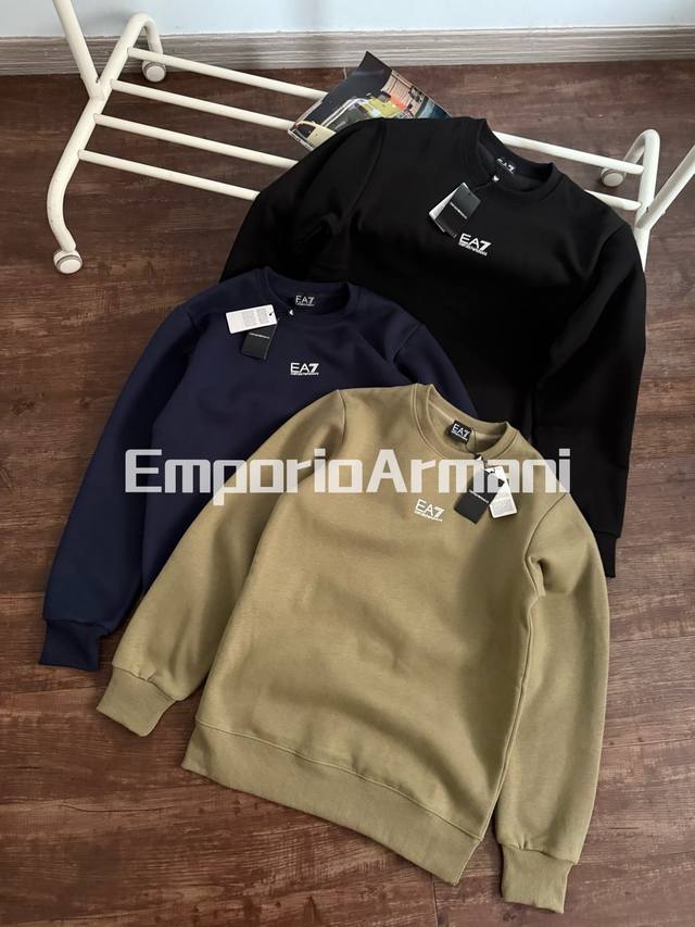 Emporio Armani 阿玛尼ea7 2024秋冬男士全棉圆领印花重磅卫衣 加厚加绒保暖，特殊防静电面料！ 今年运动风成为主流，卫衣也成为了需要人手一件的